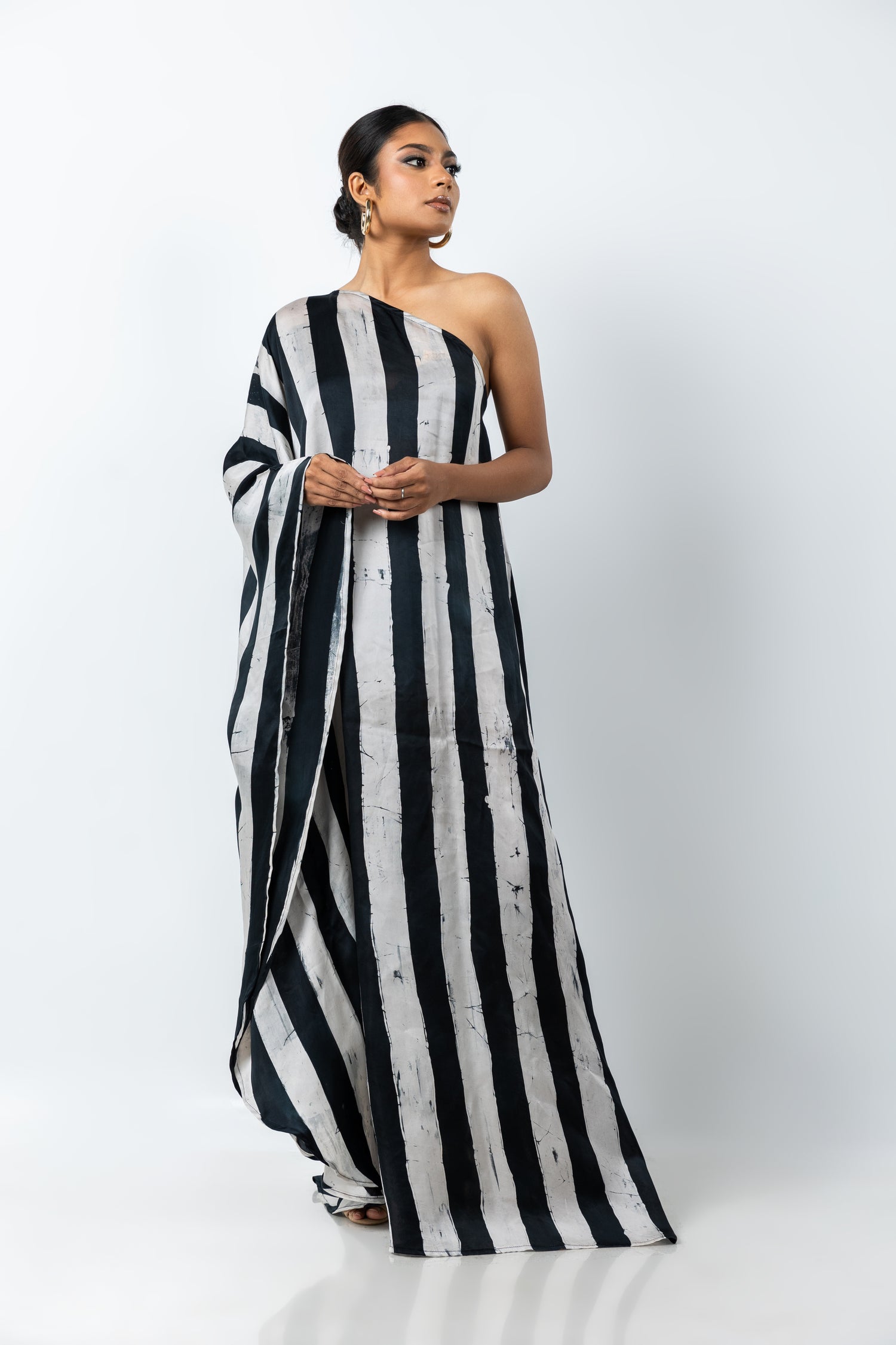 Black Vertical One shoulder kaftan