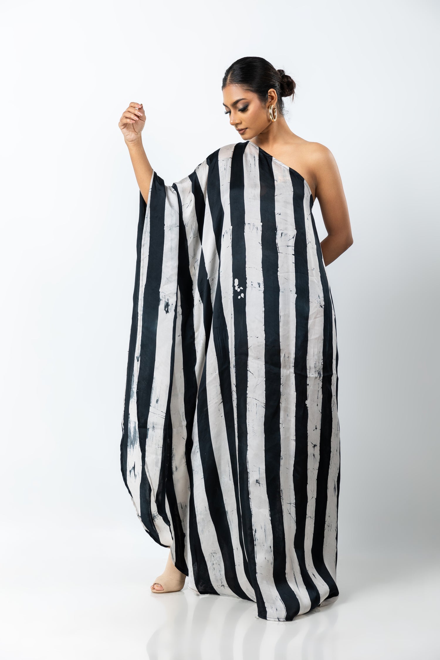 Black Vertical One shoulder kaftan