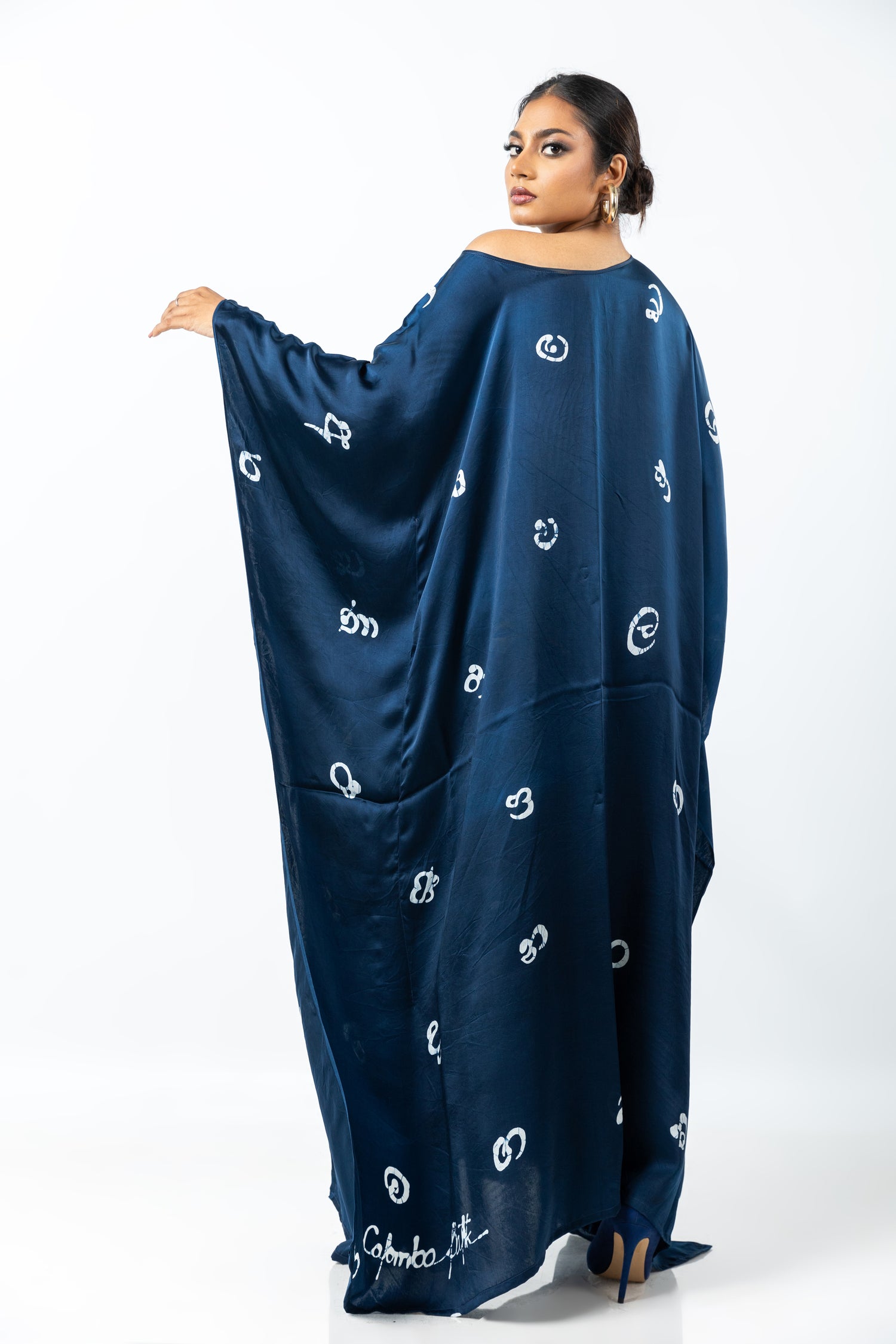 Script Essence Kaftan