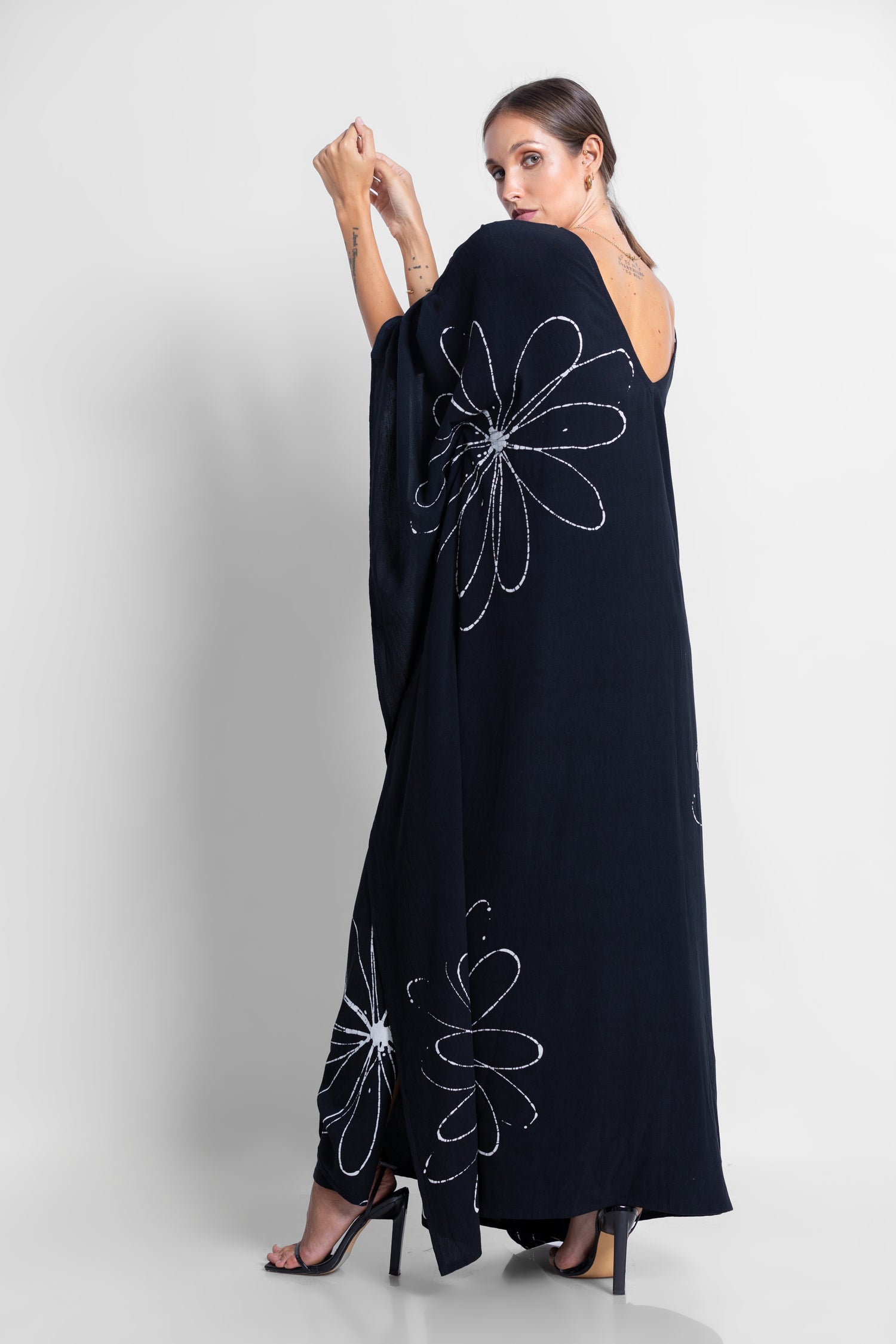 FLORAL BLACK KAFTAN - SUMMER 24'