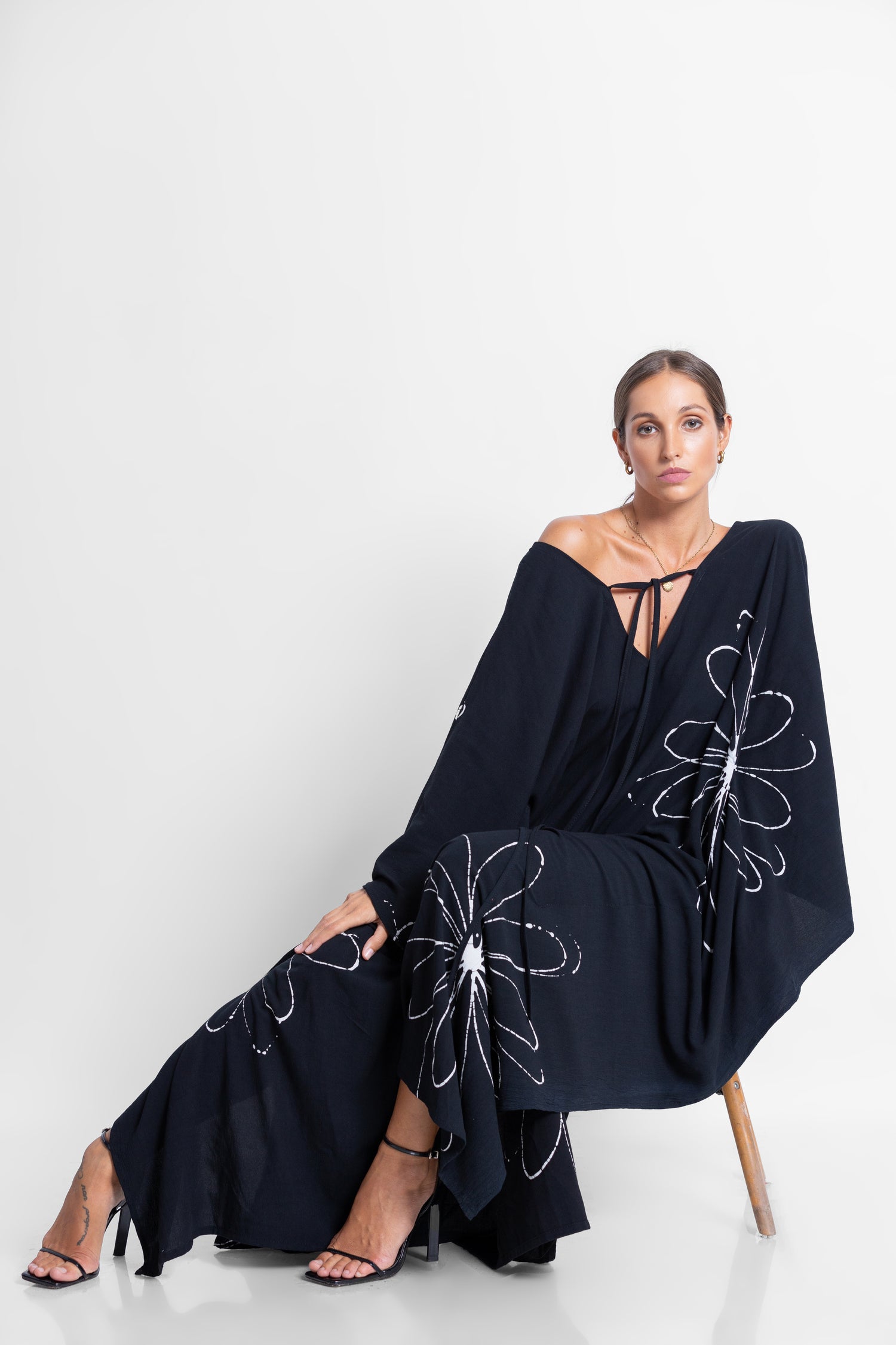 FLORAL BLACK KAFTAN - SUMMER 24'