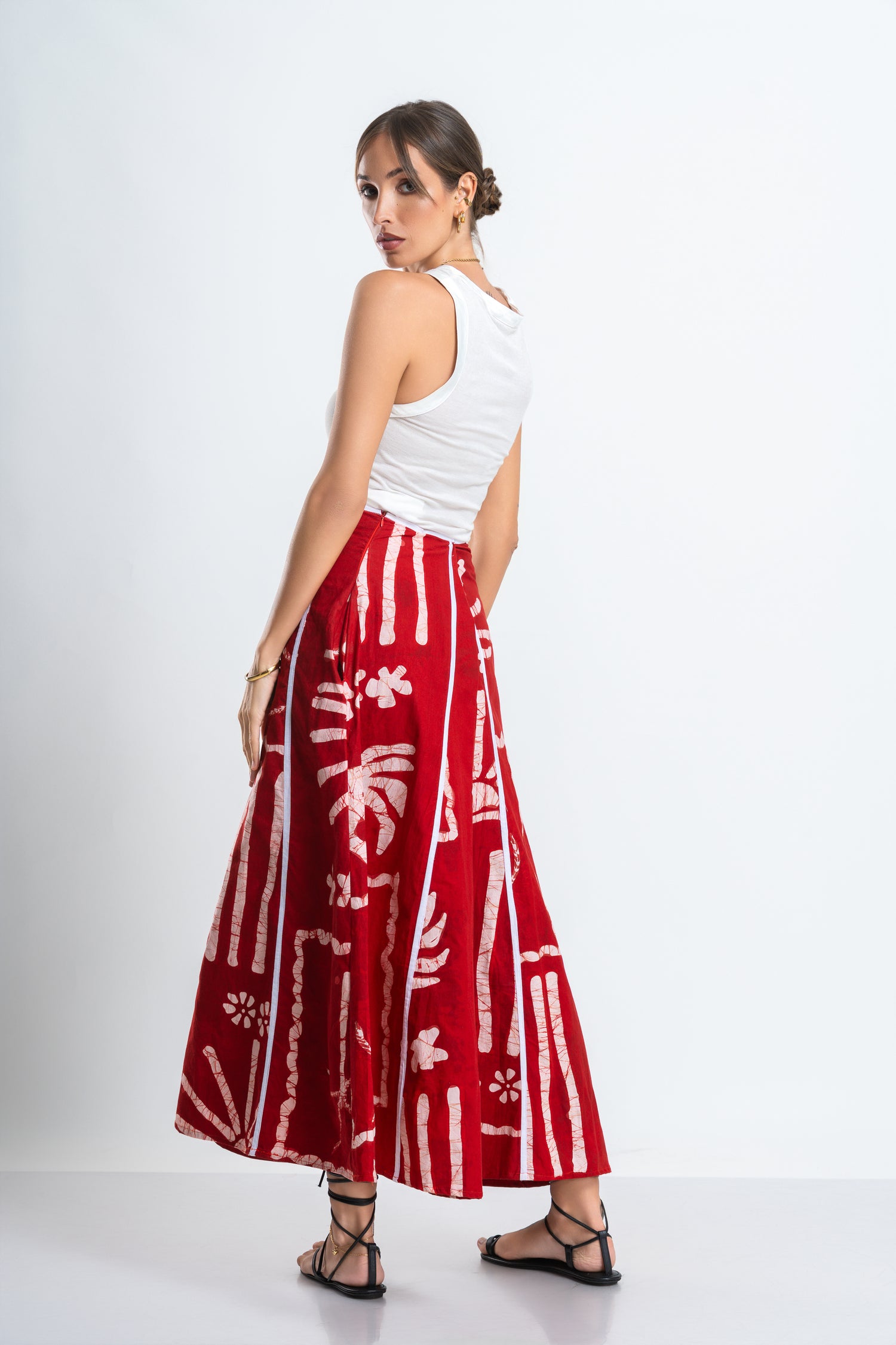 Sandy Curve Red Skirt