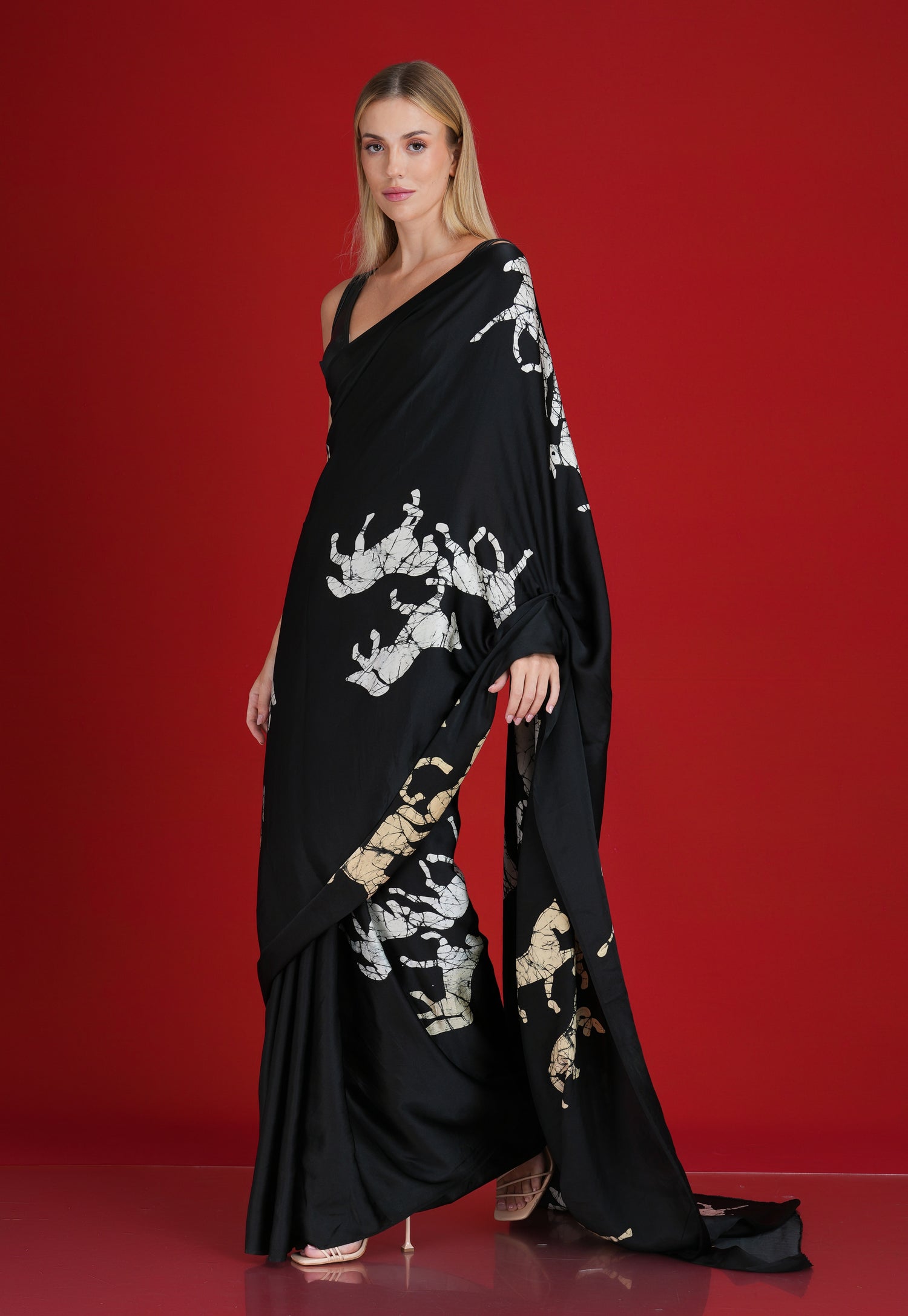 Equine Elegance: Majestic Horses Saree