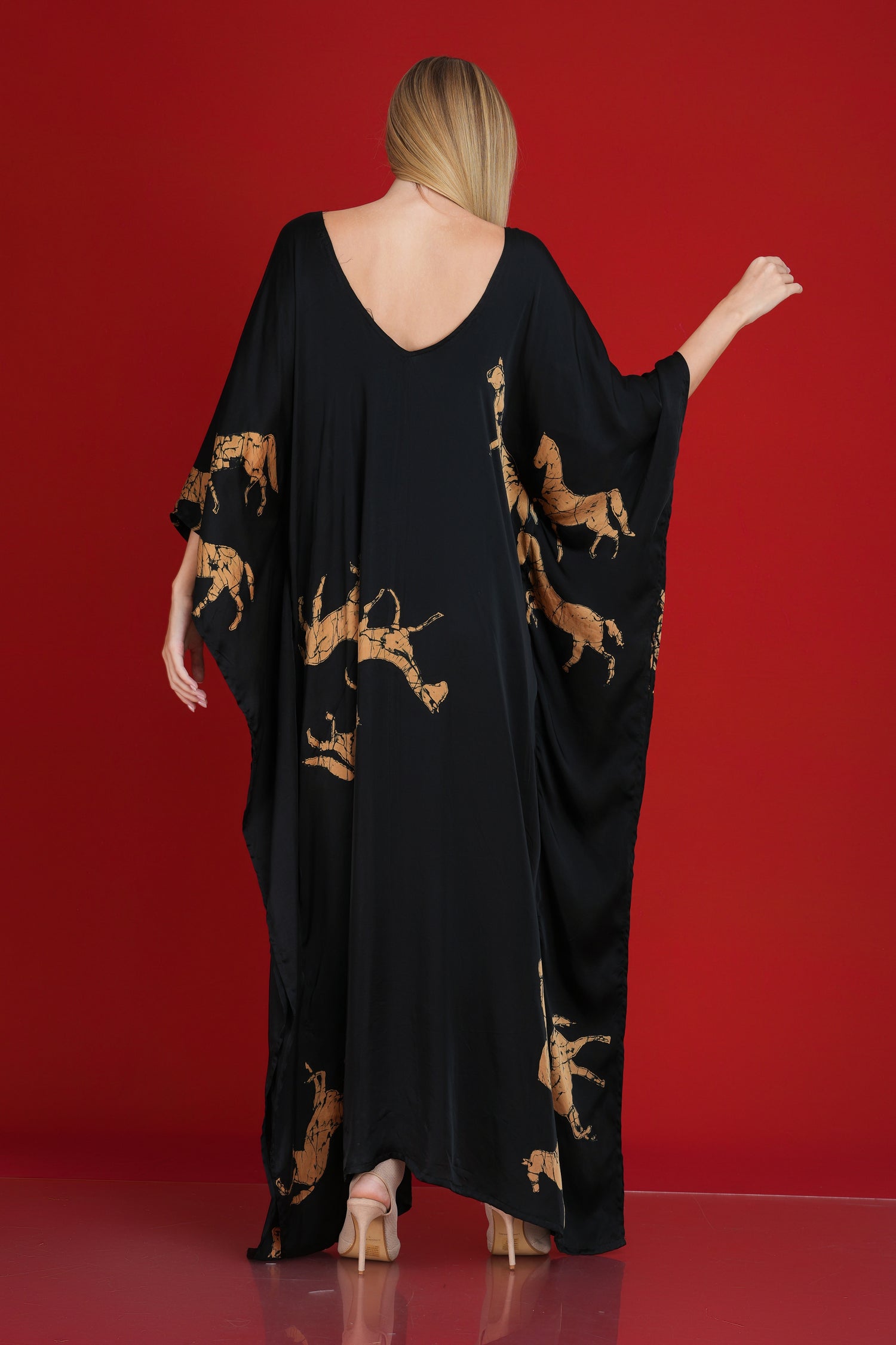 Classic Equine Chic: Black & Gold Kaftan