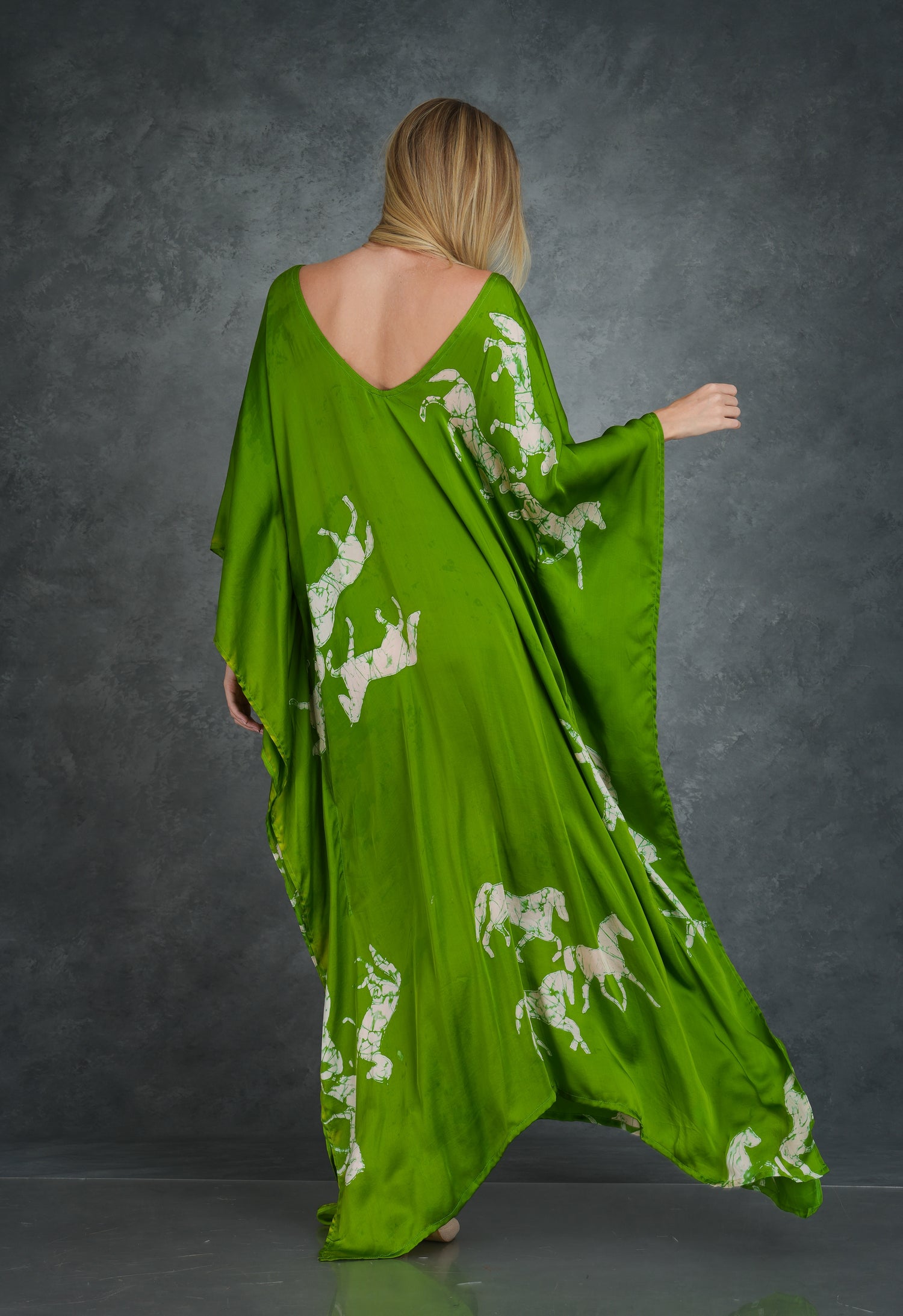 Emerald Equine Kaftan: Verdant Serenity