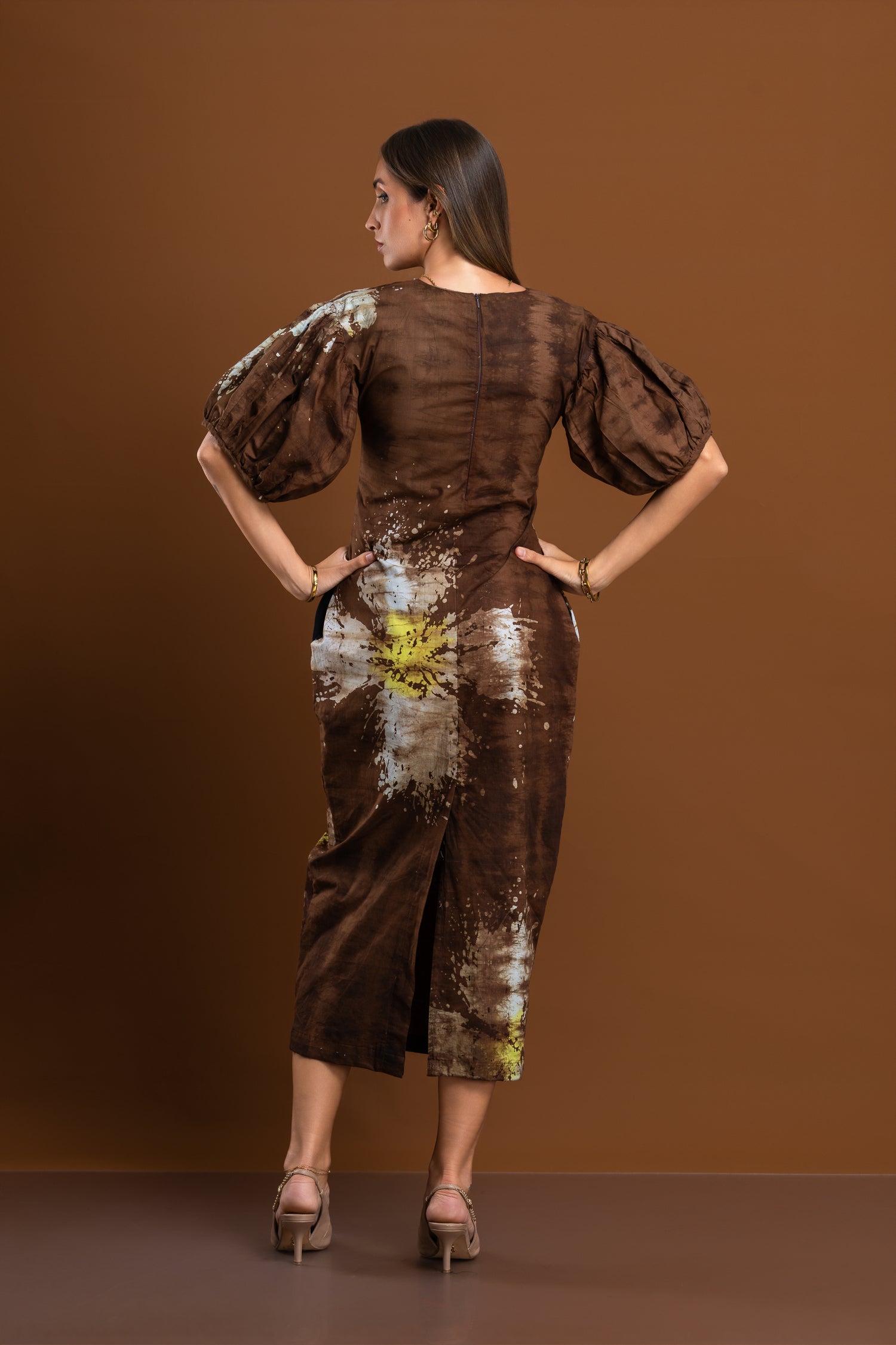 Chestnut Bloom Dress – Brown Abstract Floral Pencil Dress with Puff Sleeves