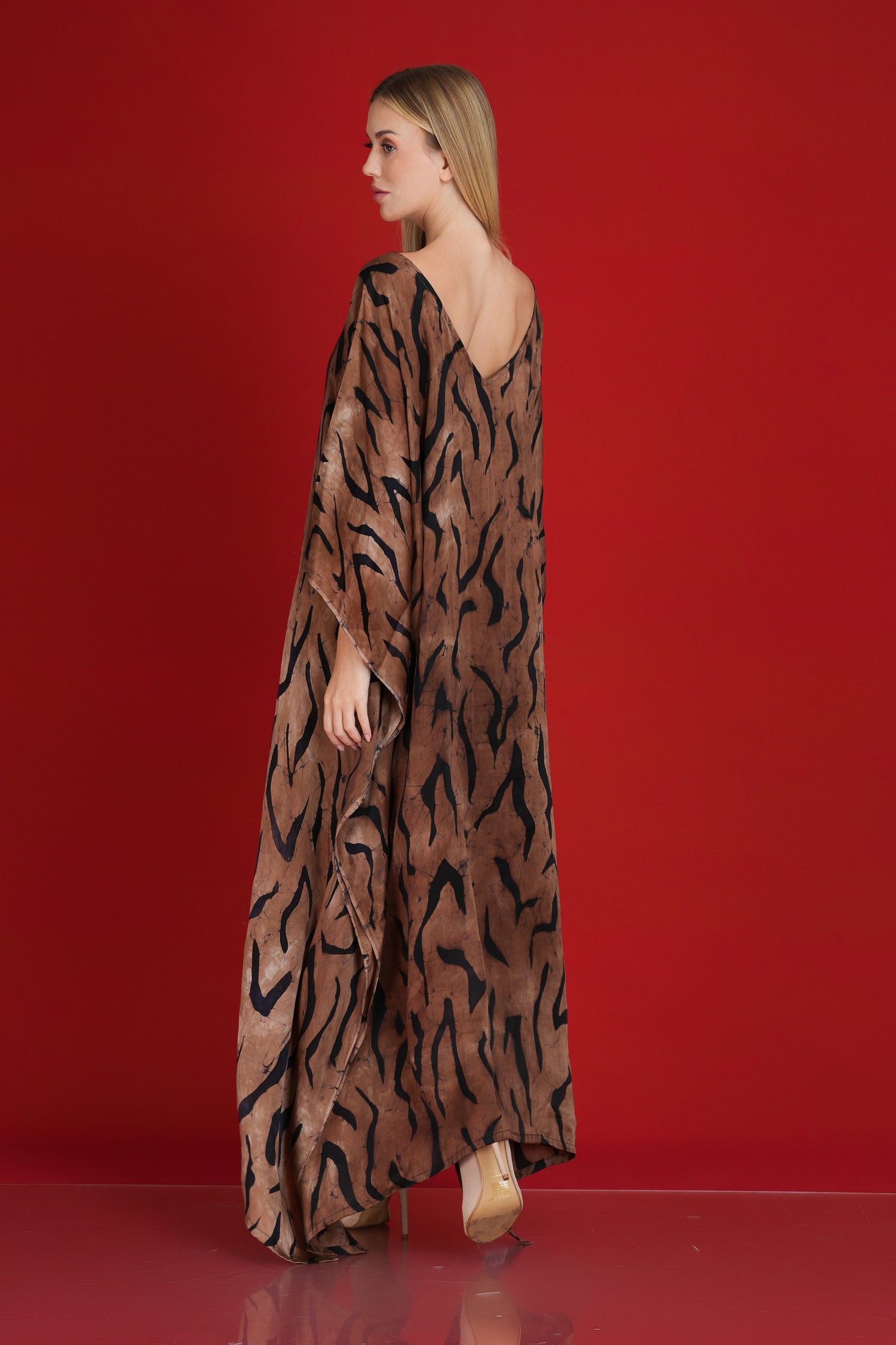 Tiger Prowess Kaftan: Fierce and Fearless